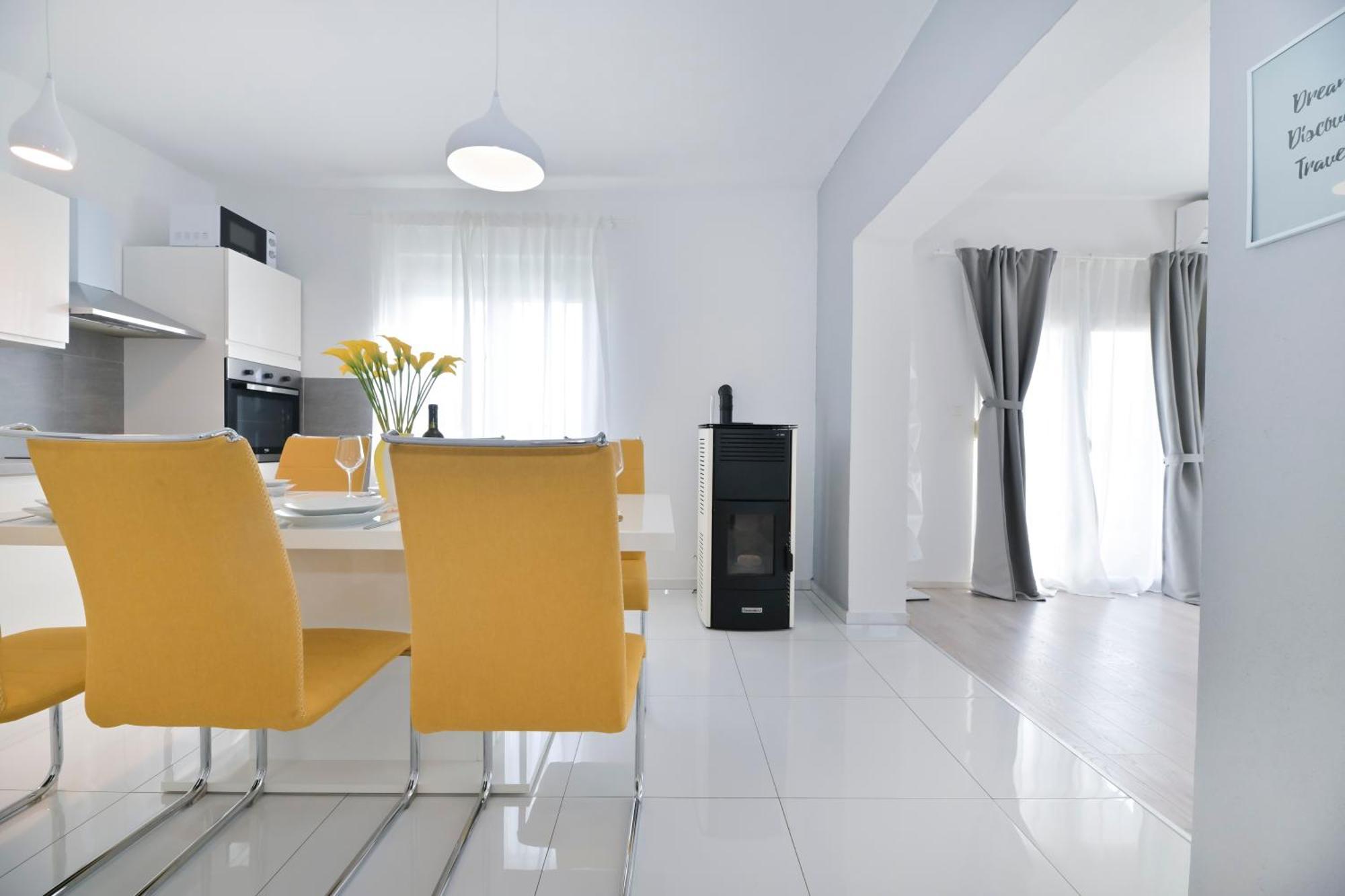 Apartment Amelie - With Pool And Sauna! Galovac  外观 照片