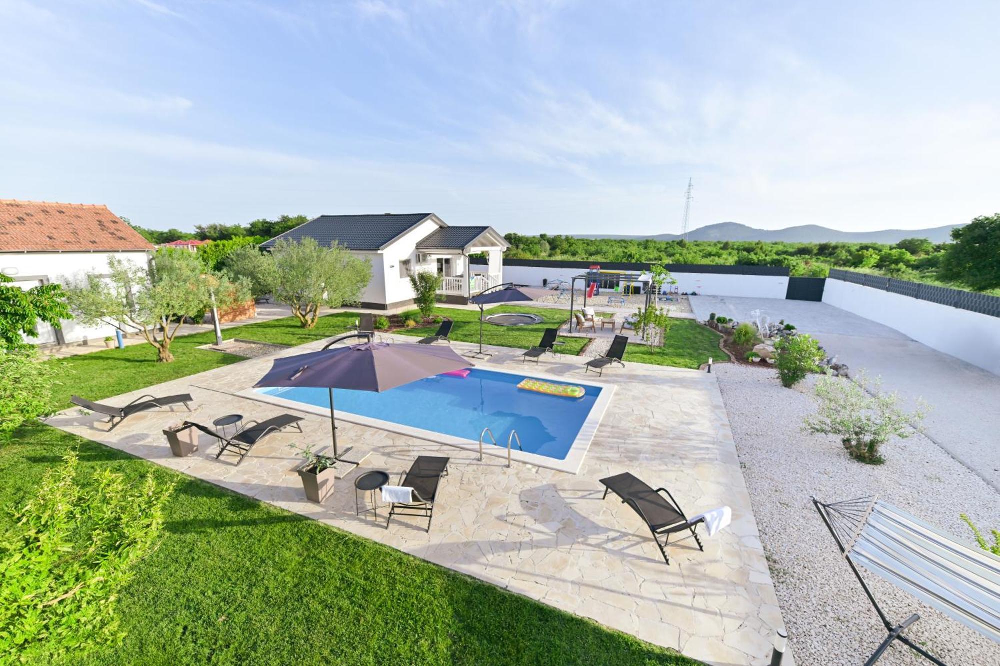 Apartment Amelie - With Pool And Sauna! Galovac  外观 照片