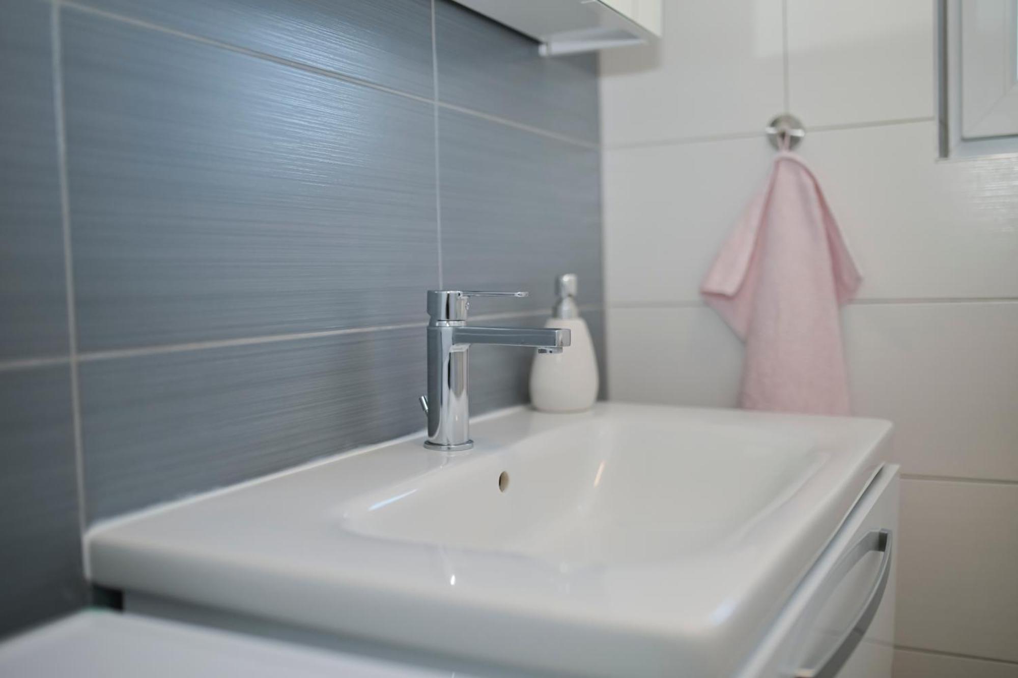 Apartment Amelie - With Pool And Sauna! Galovac  外观 照片
